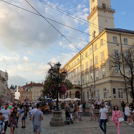 Cozy Apartment, 5Mins To Opera Львів Екстер'єр фото