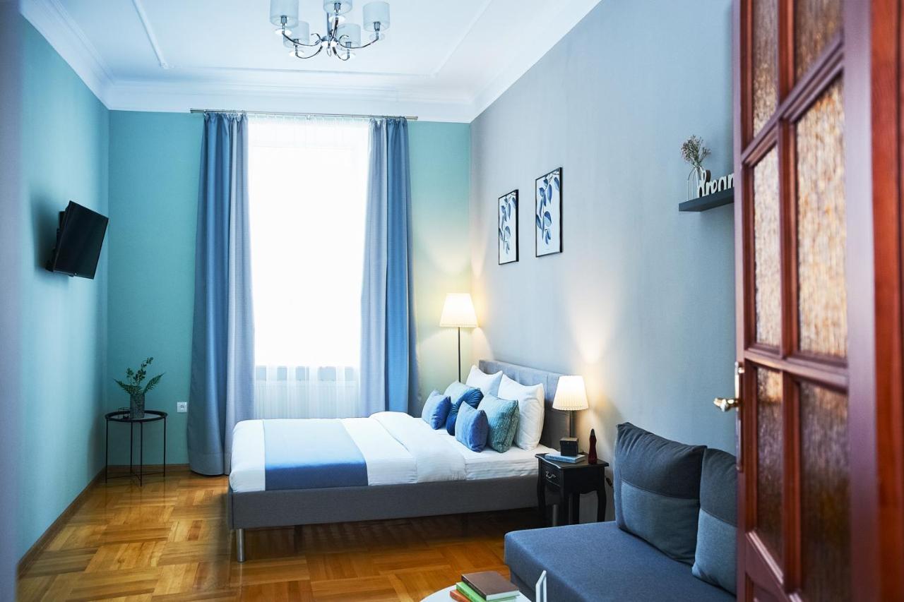 Cozy Apartment, 5Mins To Opera Львів Екстер'єр фото
