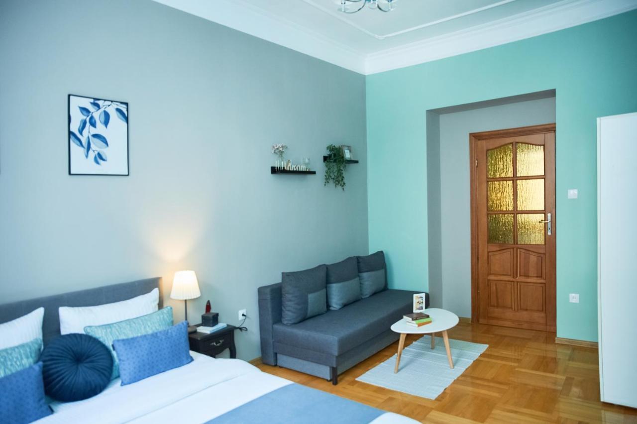 Cozy Apartment, 5Mins To Opera Львів Екстер'єр фото