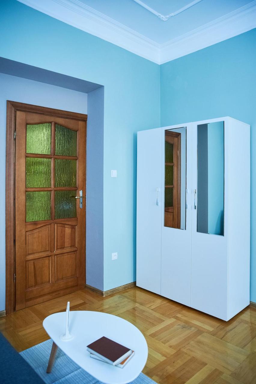Cozy Apartment, 5Mins To Opera Львів Екстер'єр фото