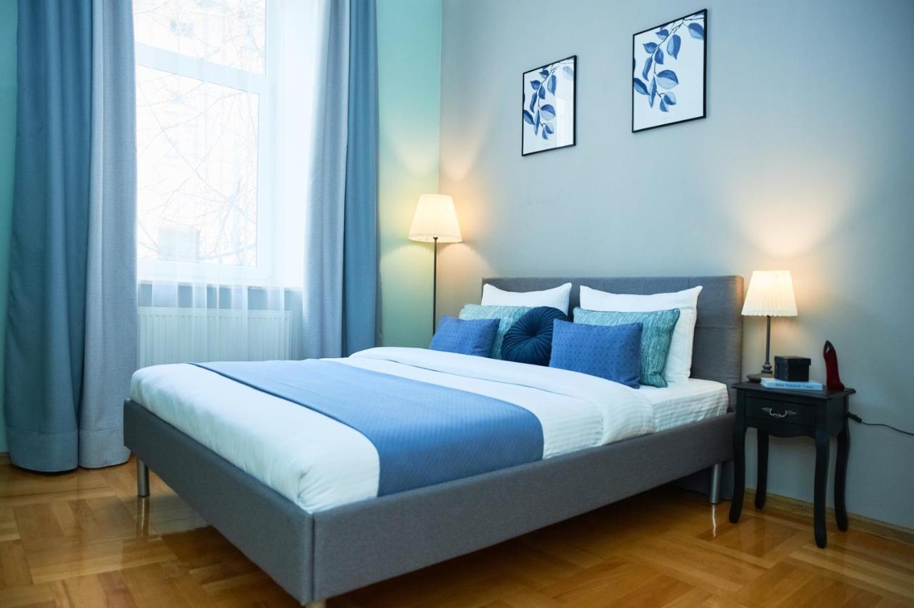 Cozy Apartment, 5Mins To Opera Львів Екстер'єр фото